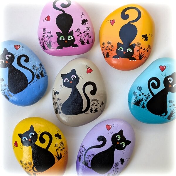 galet peint chat mignon