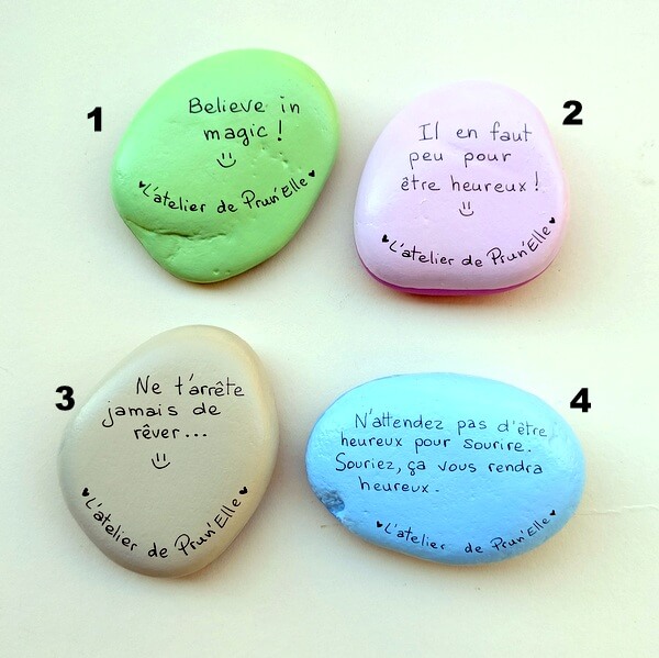 galet peint chat noir-2