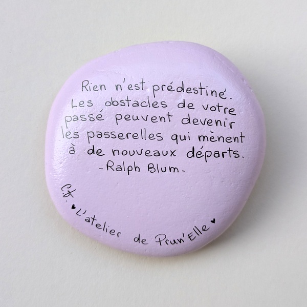 galet peint mandala rose-8x8-2